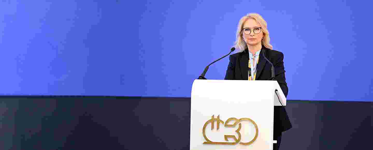 ლარი 30 წლისაა