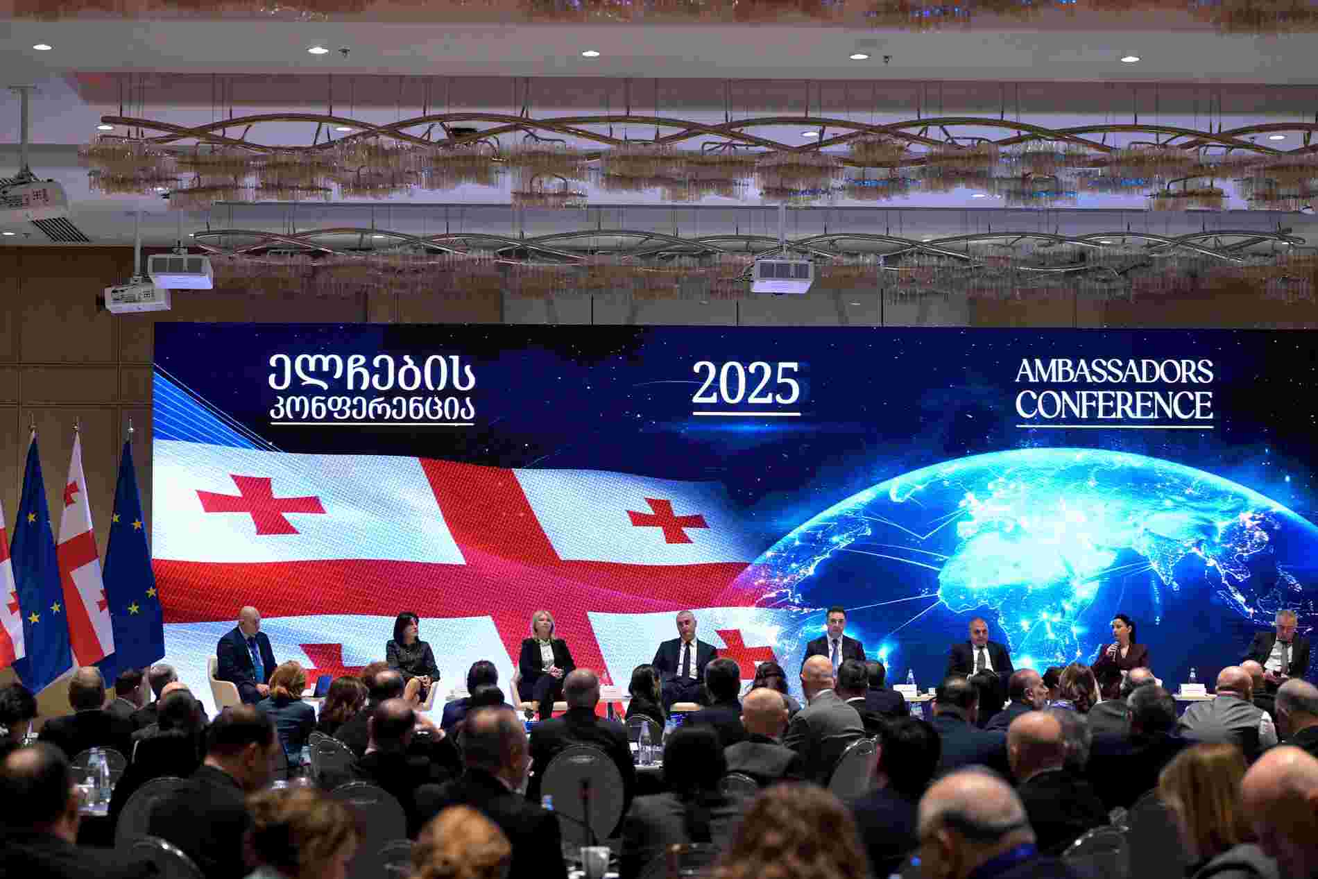 ნათია თურნავამ ელჩების კონფერენციის ფარგლებში გამართულ პანელურ დისკუსიაში მიიღო მონაწილეობა