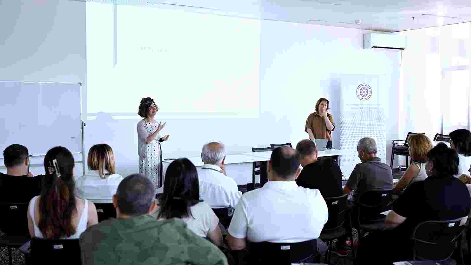 ეროვნულმა ბანკმა დედაქალაქში მოქმედი ვალუტის გადამცვლელი პუნქტების წარმომადგენლებისთვის სემინარი გამართა