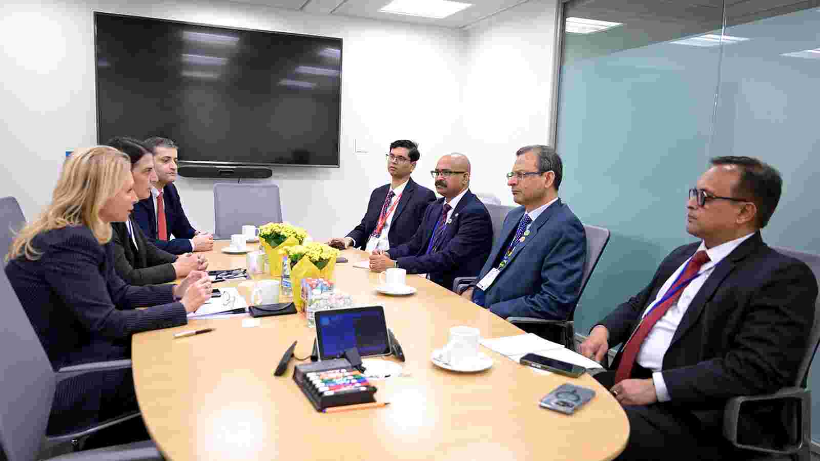 Natia Turnava Meets Governor of the Reserve Bank of India, Sanjay Malhotra, in Washington
