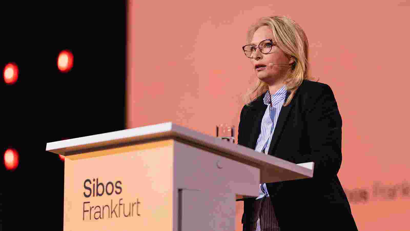 ნათია თურნავა SWIFT-ის უმსხვილეს საერთაშორისო კონფერენციაზე მთავარი მომხსენებლის რანგში წარსდგა