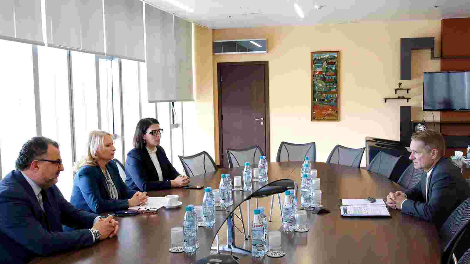 Natia Turnava Meets with the Managing Director of The Bank of New York Mellon Corporation